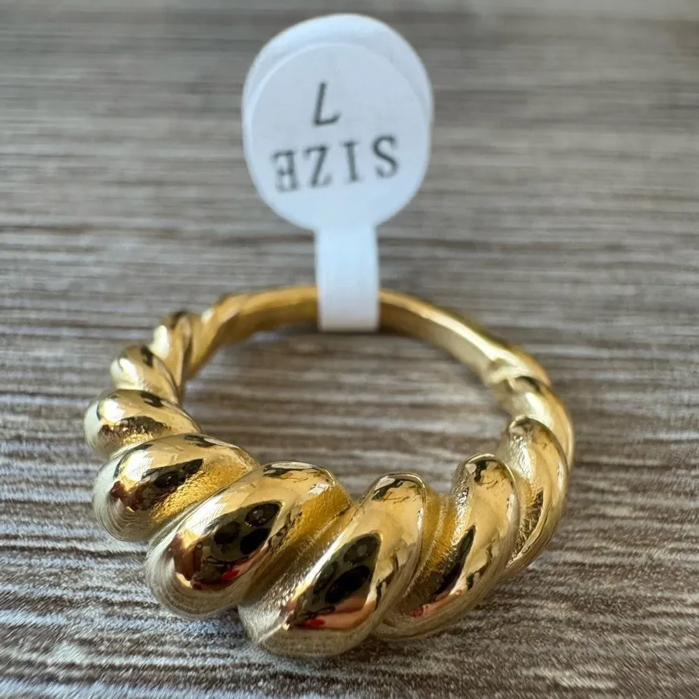 Vintage style twisted ring N627